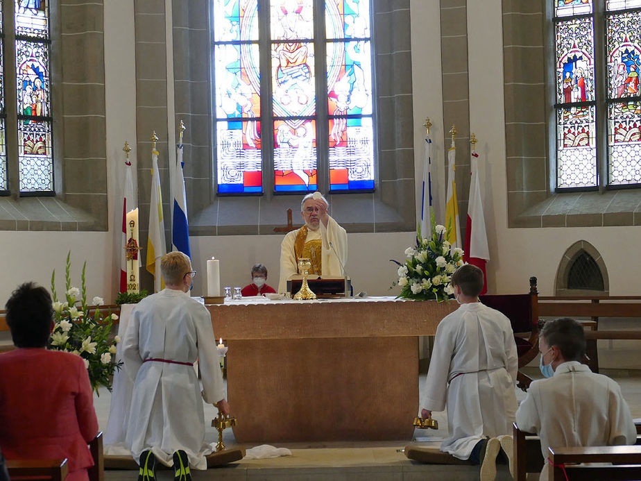 Feier der 1. Heiligen Kommunion in Sankt Crescentius (Foto: Karl-Franz Thiede)